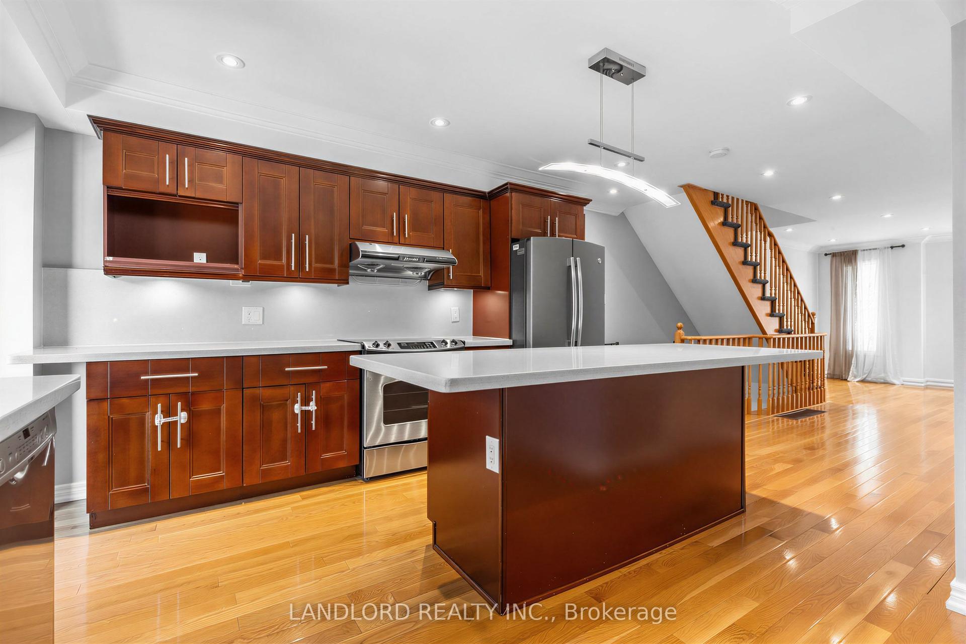 37 Birdstone Crescent, Toronto — Condo Town for lease, photo 1