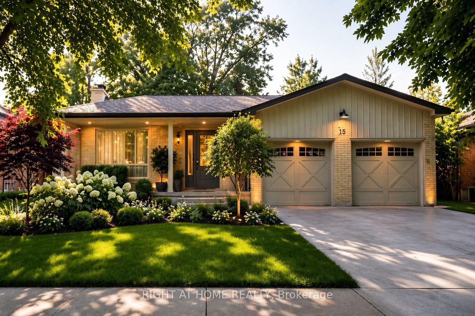 15 Foursome Crescent — photo 1