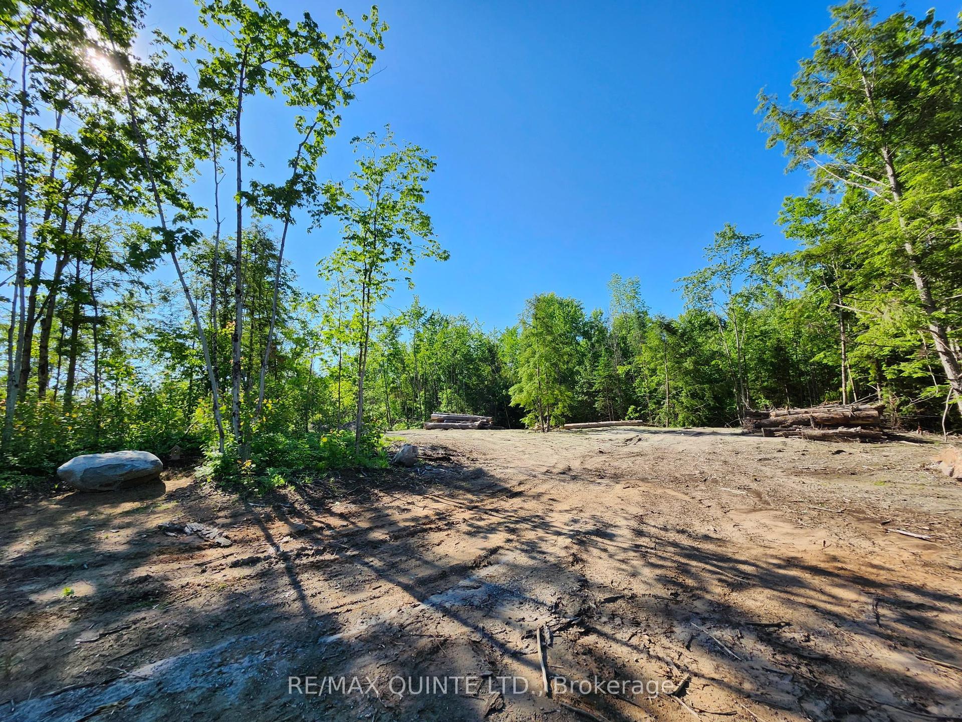 128 Varty Road — photo 1