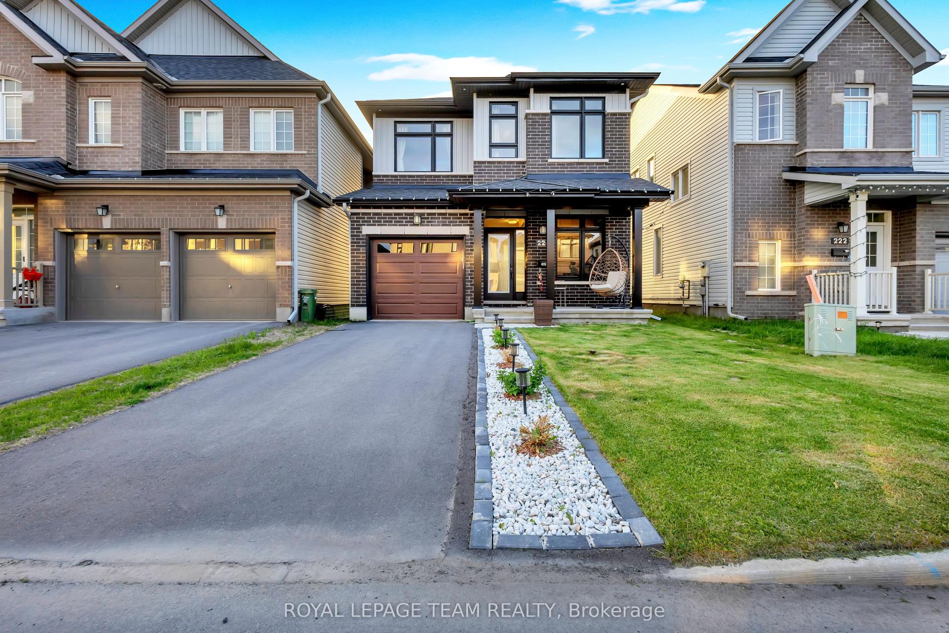 224 Turnbuckle Crescent — photo 1