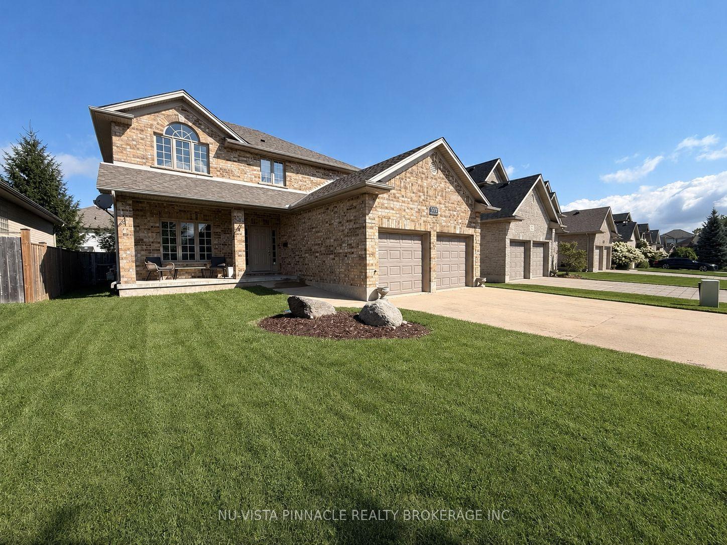 378 Whisker Street, London North — Detached for sale, photo 1