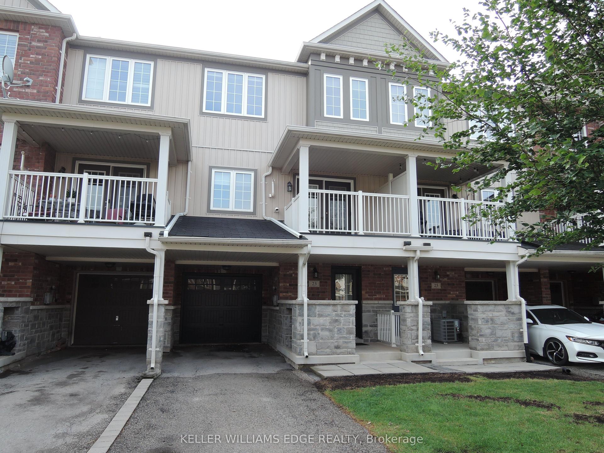 23 Nisbet Boulevard, Hamilton — Townhouse for lease, photo 1