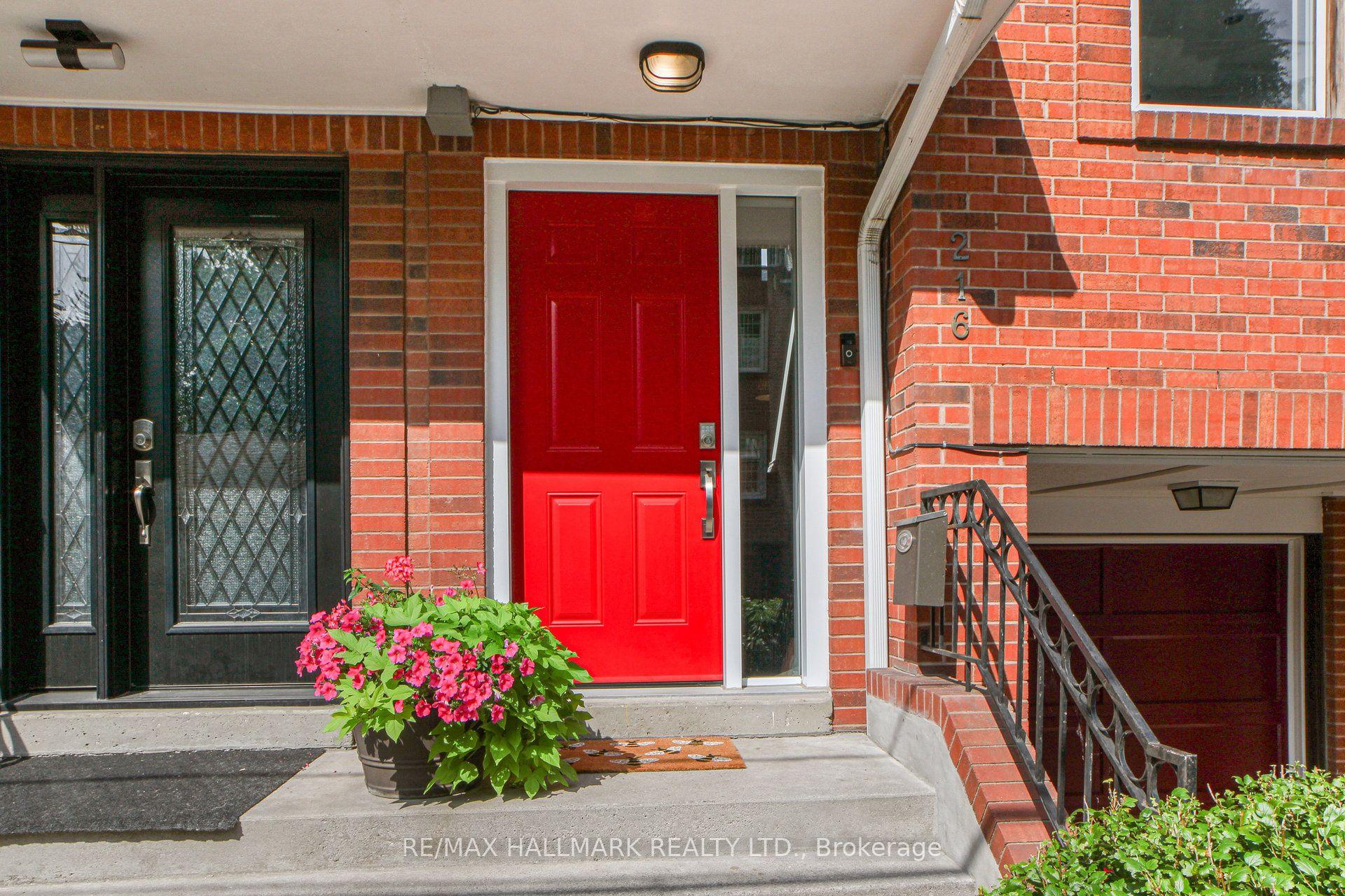 216 Milan Street, Toronto — Townhouse for lease, photo 1