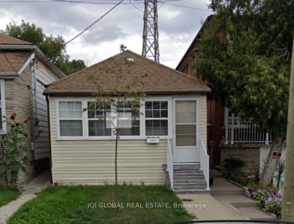 223 Prescott Avenue W, Toronto — Detached for sale, photo 1