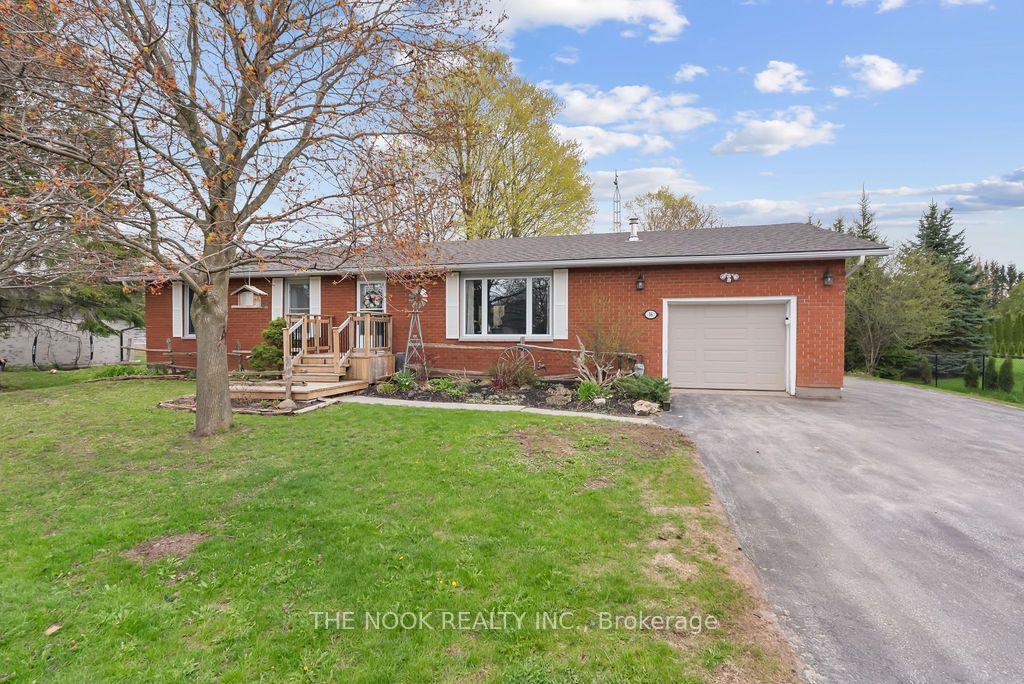 16 Robmar Crescent — photo 1