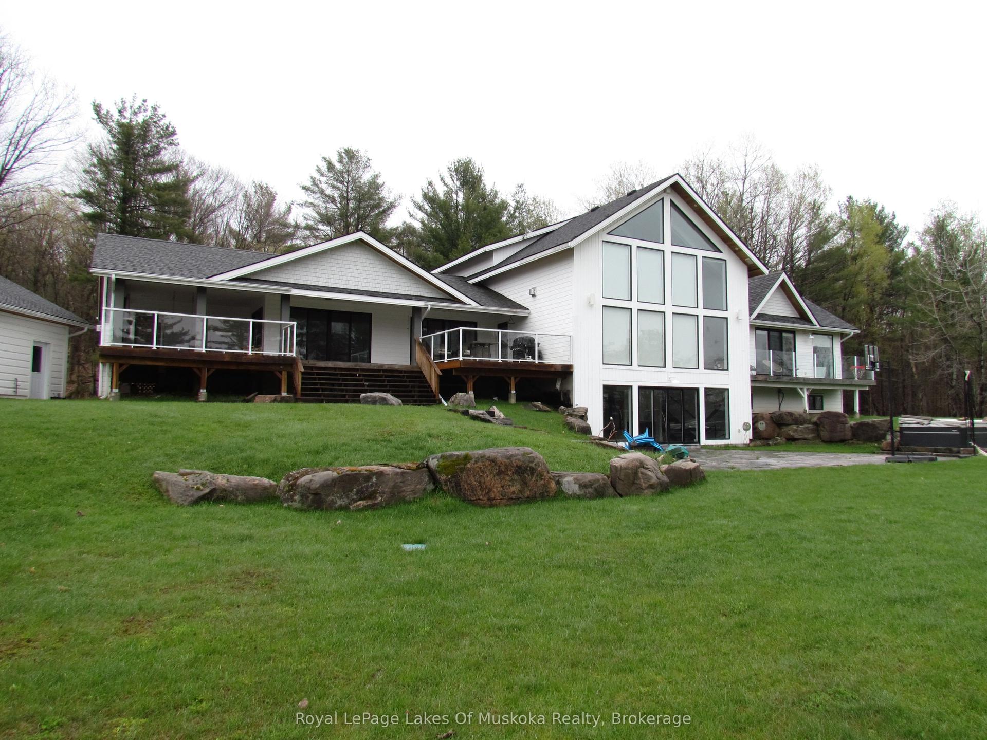 1-1331 South Monck Drive — photo 1