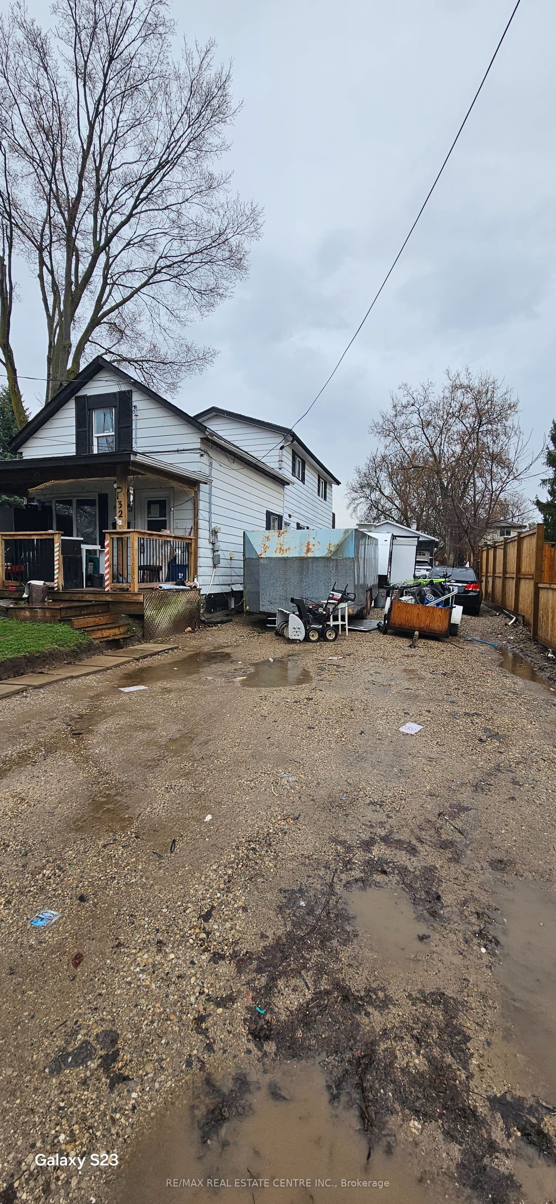 132 Bridge Street W — photo 1