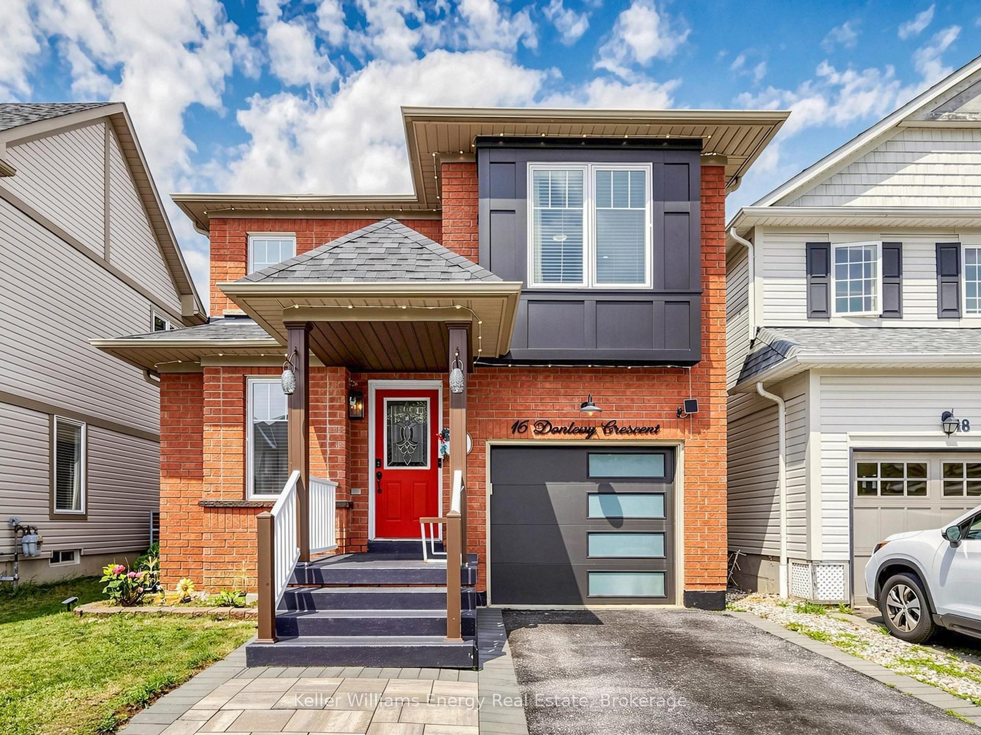 16 Donlevy Crescent, Whitby — Detached for sale, photo 1