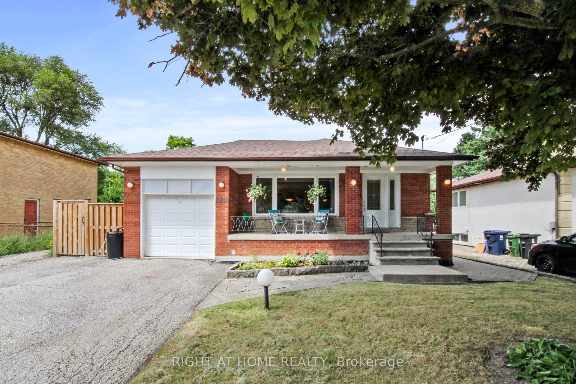 220 Homewood Avenue — photo 1