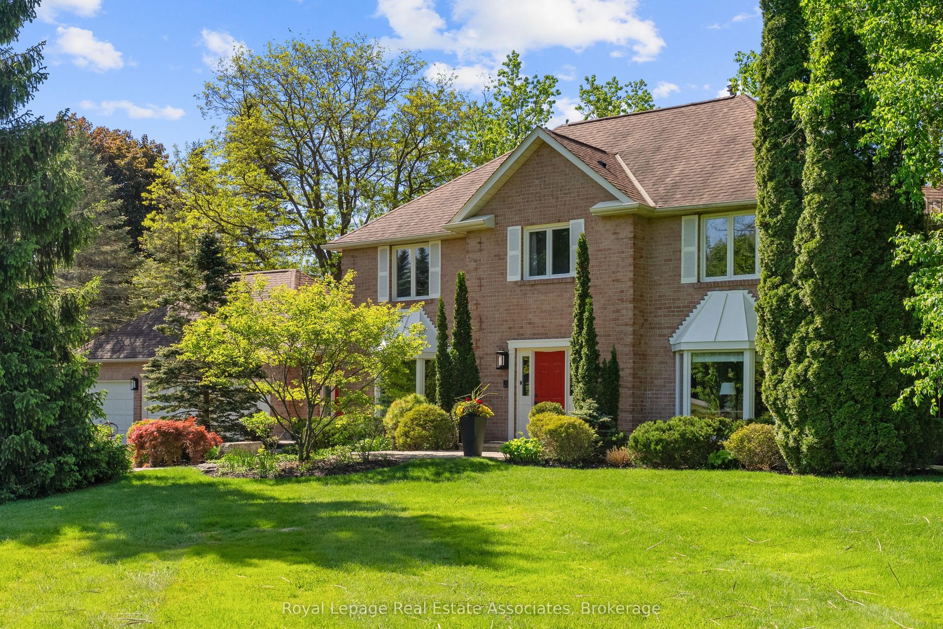 4 Wolf Crescent — photo 1