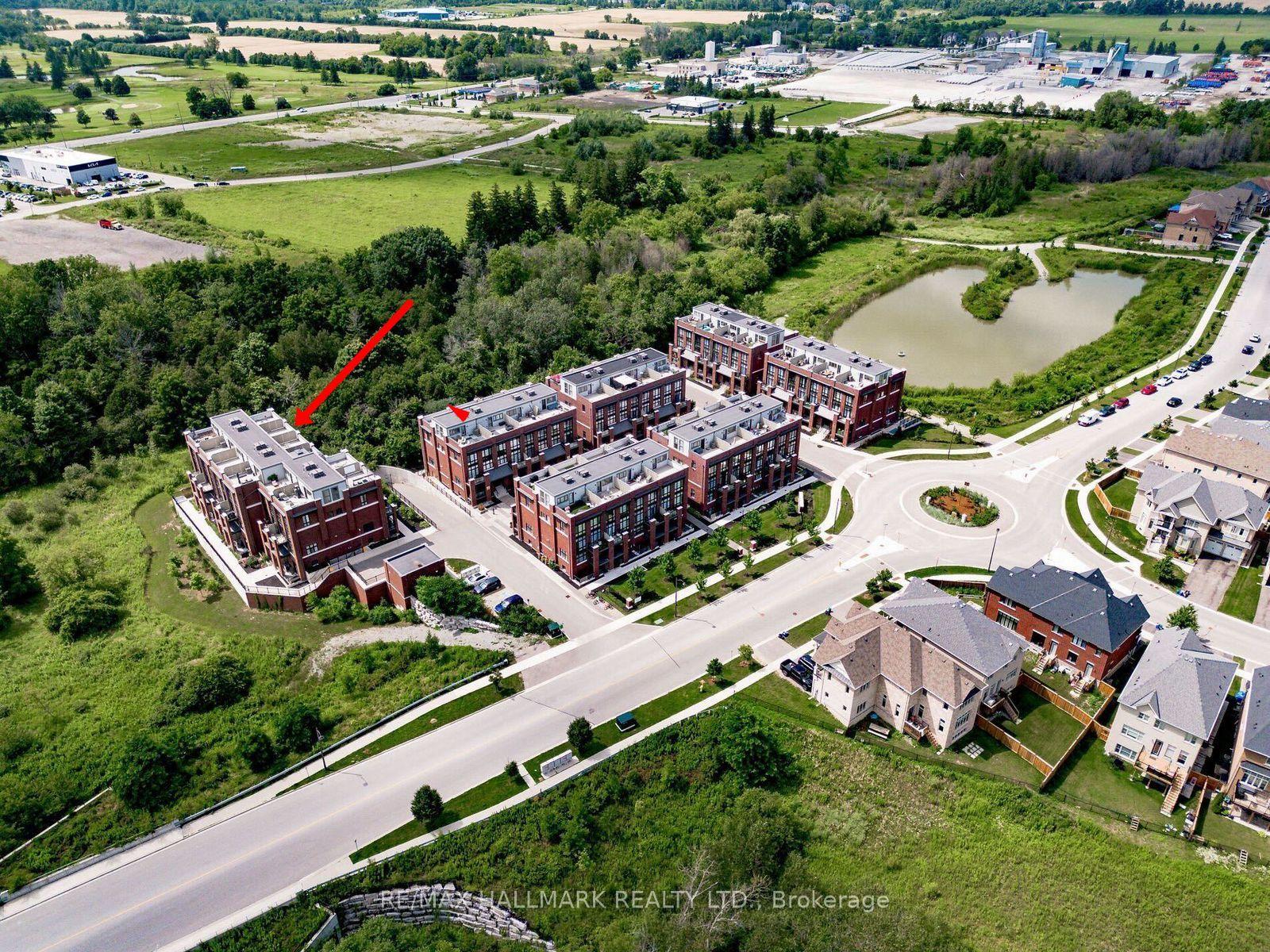 2 Linsmore Place 302 #302, Whitchurch-Stouffville — Condo Town for sale, photo 1