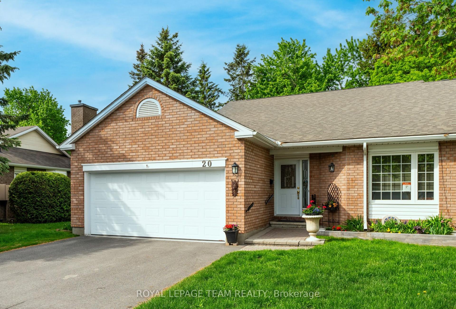 20 Grand Harbour Court 30 #30, Stittsville - Munster - Richmond — Condo Town for sale, photo 1
