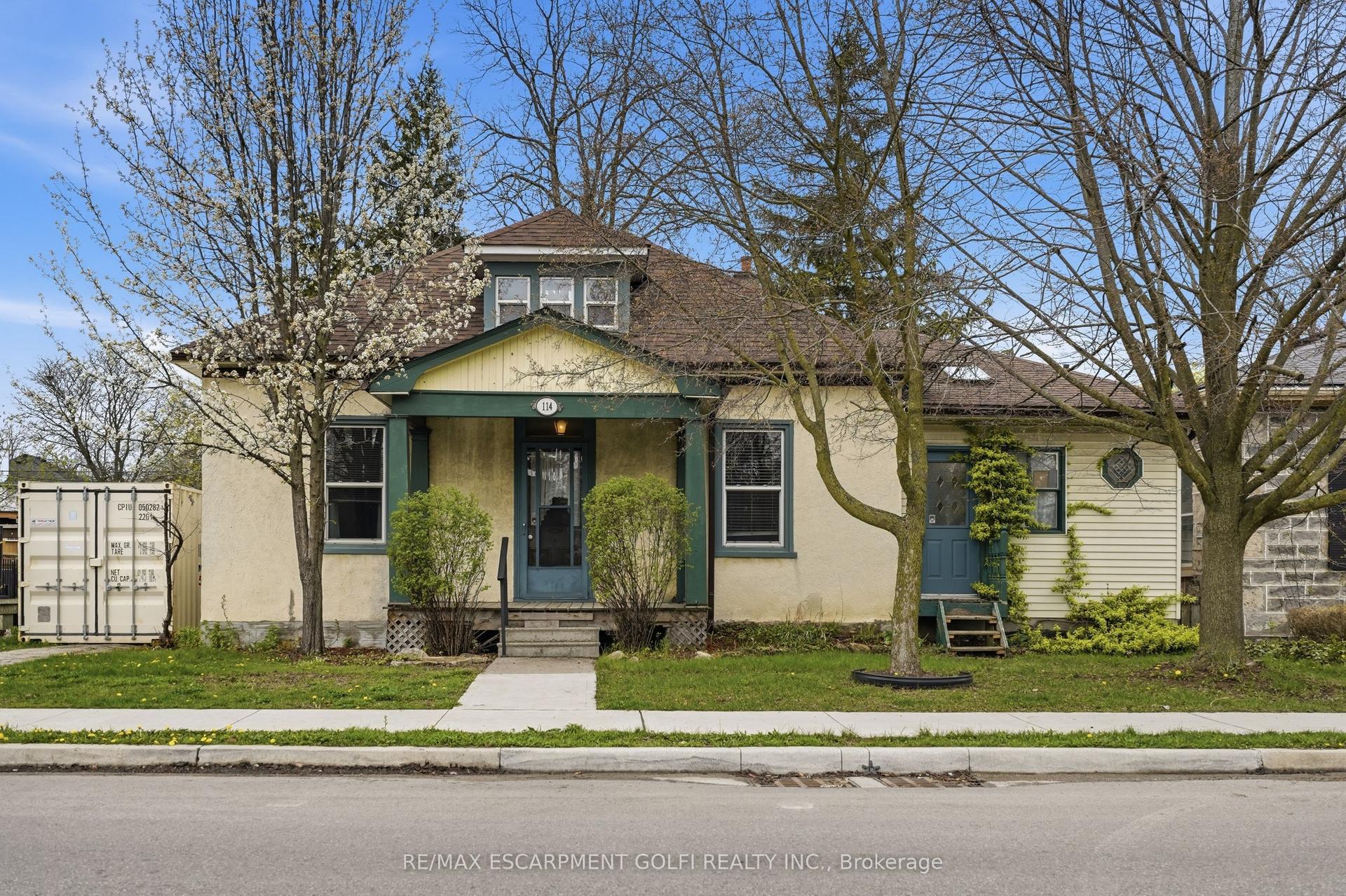 114 GRAND Avenue S — photo 1