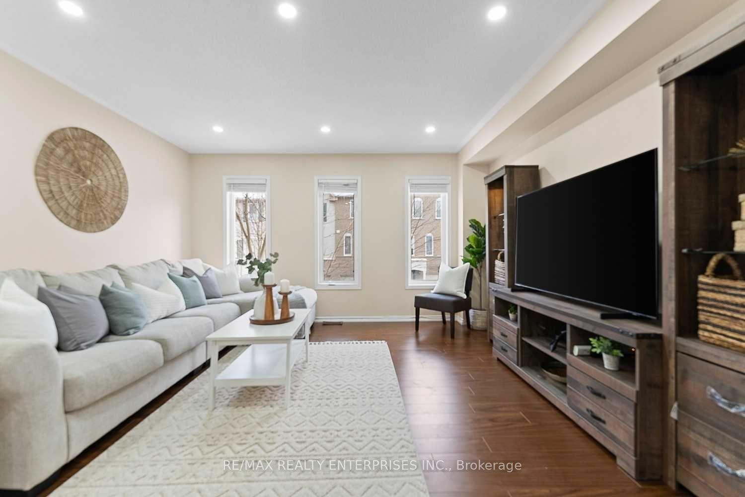 50 McGonigal Lane, Ajax — Condo Town for lease, photo 1
