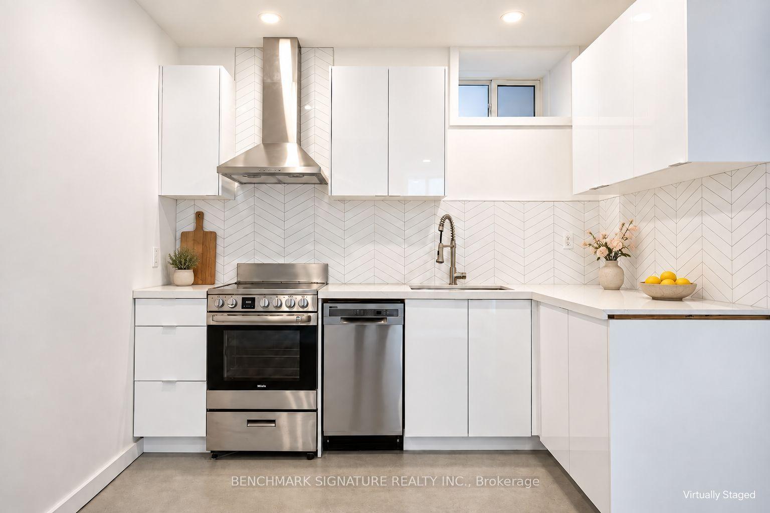 301 Euclid Avenue Lower #Lower, Toronto — Detached for lease, photo 1