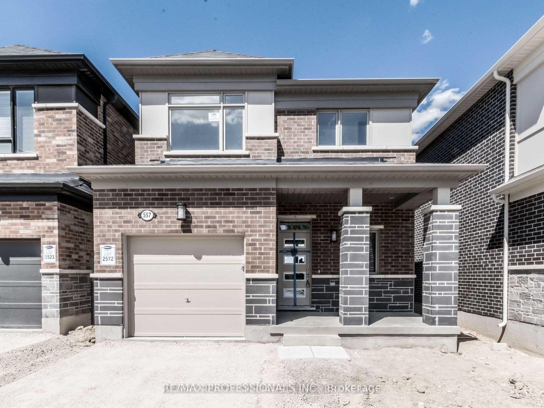557 Queen Mary Drive — photo 1