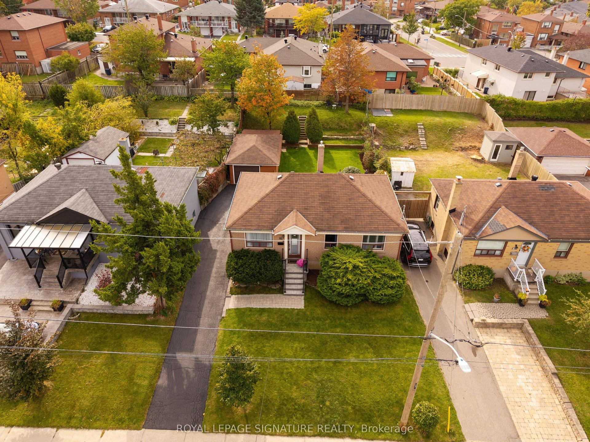 81 Nash Drive, Toronto — Detached for sale, photo 1