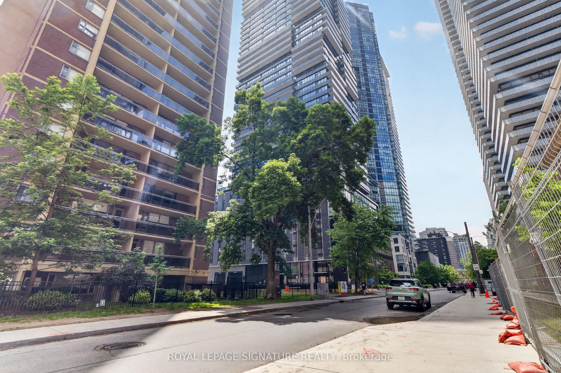 55 Charles Street E 4303 #4303, Toronto — Condo for lease, photo 1