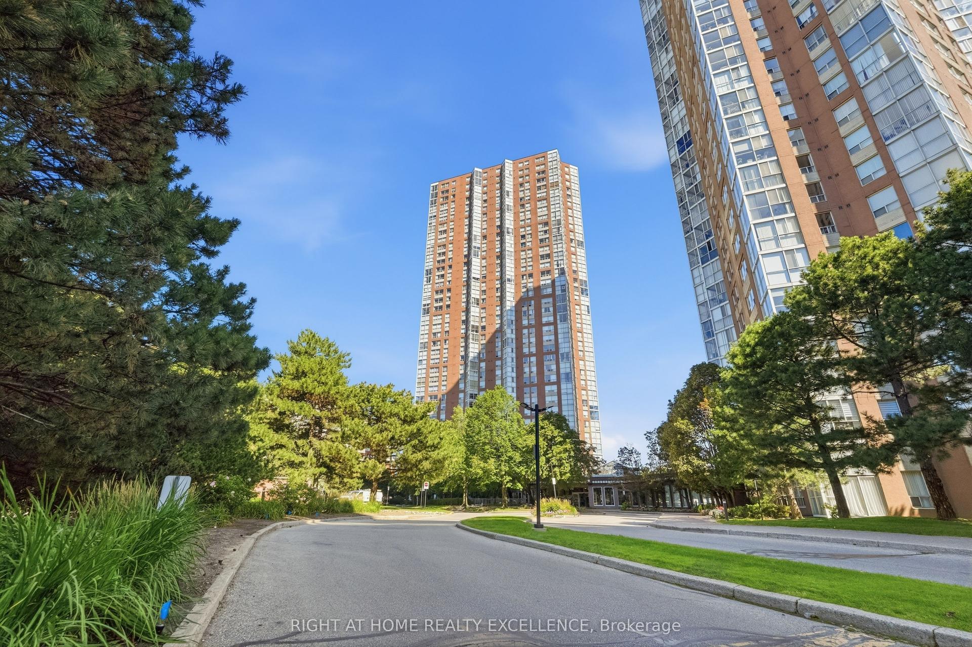 7 Concorde Place 3703 #3703, Toronto — Condo for lease, photo 1