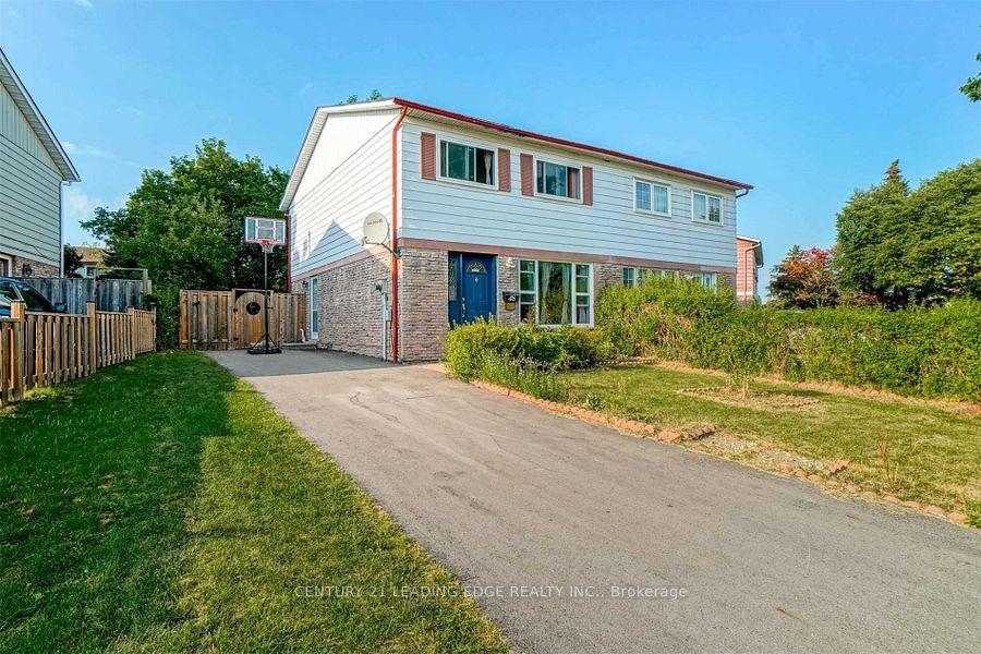45 Burkwood Crescent, Toronto — Semi-Detached for lease, photo 1