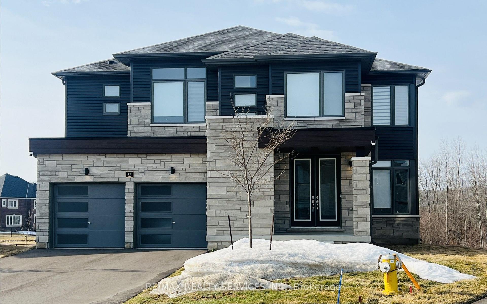 13 Del Ray Crescent — photo 1