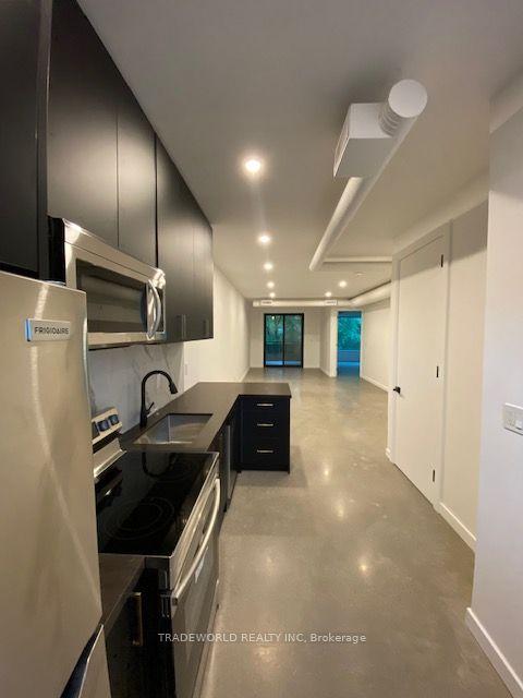 862 Pape Avenue 5 #5 — photo 1