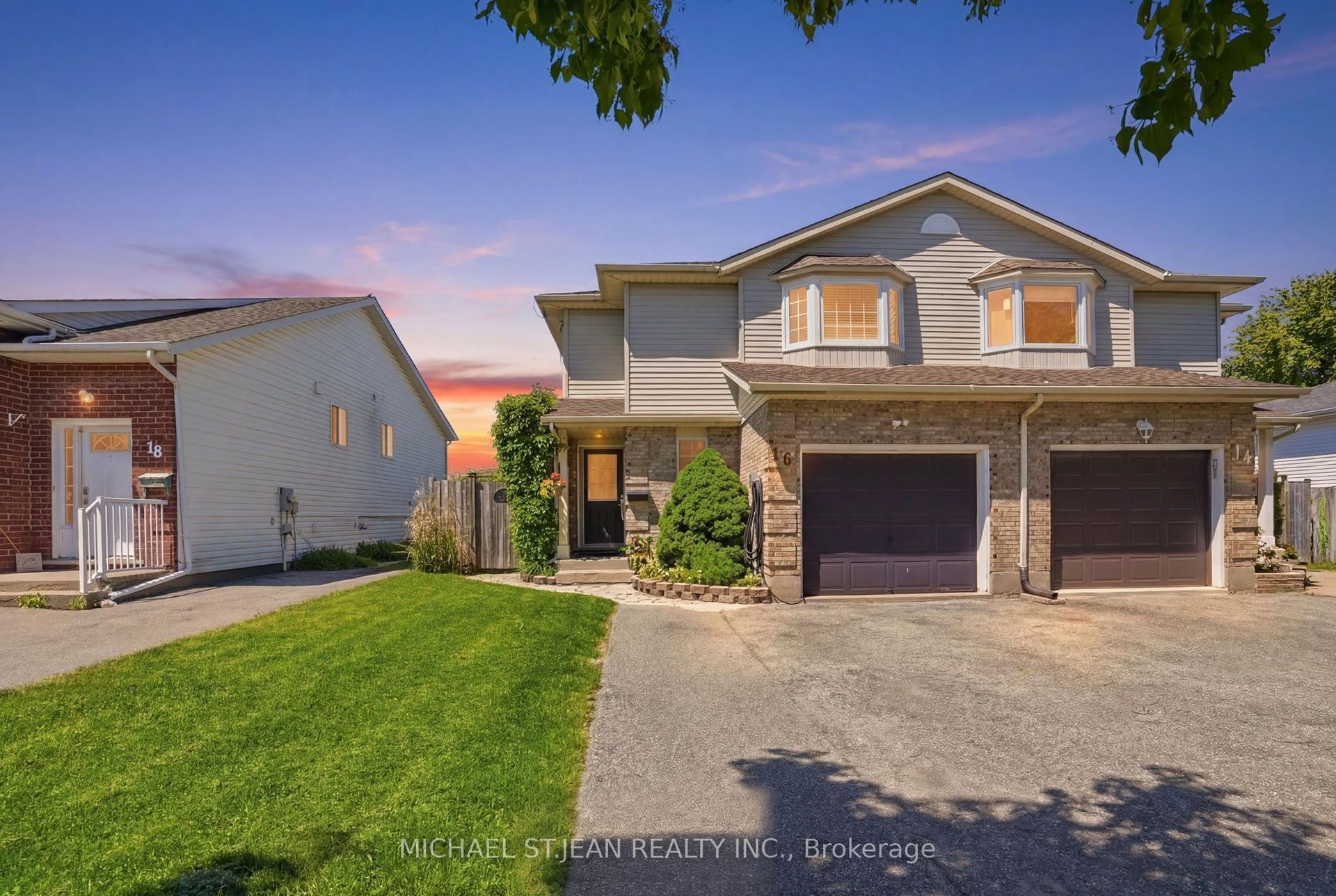 16 Woodland Drive — photo 1
