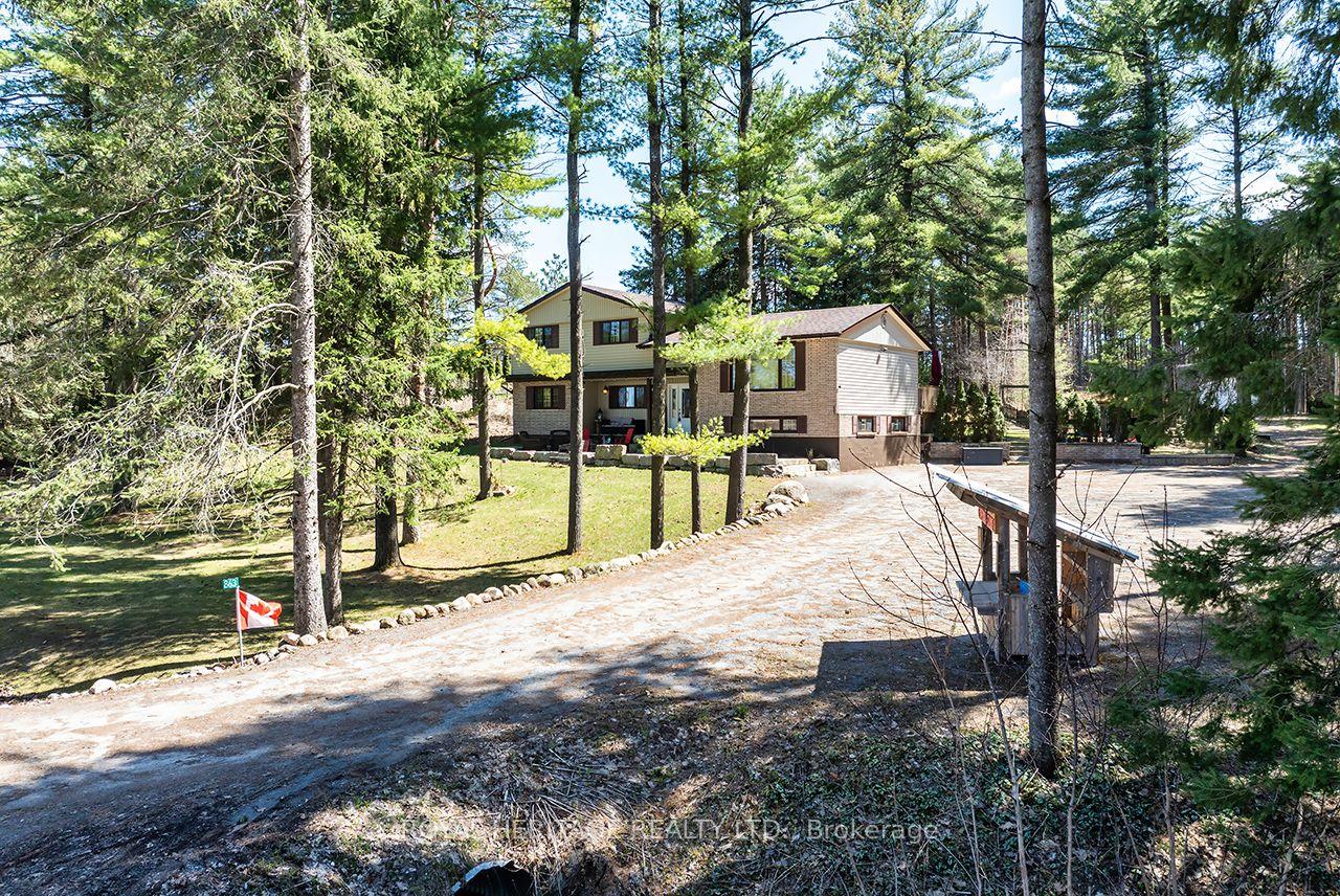 863 Carmel 2nd Line — photo 1