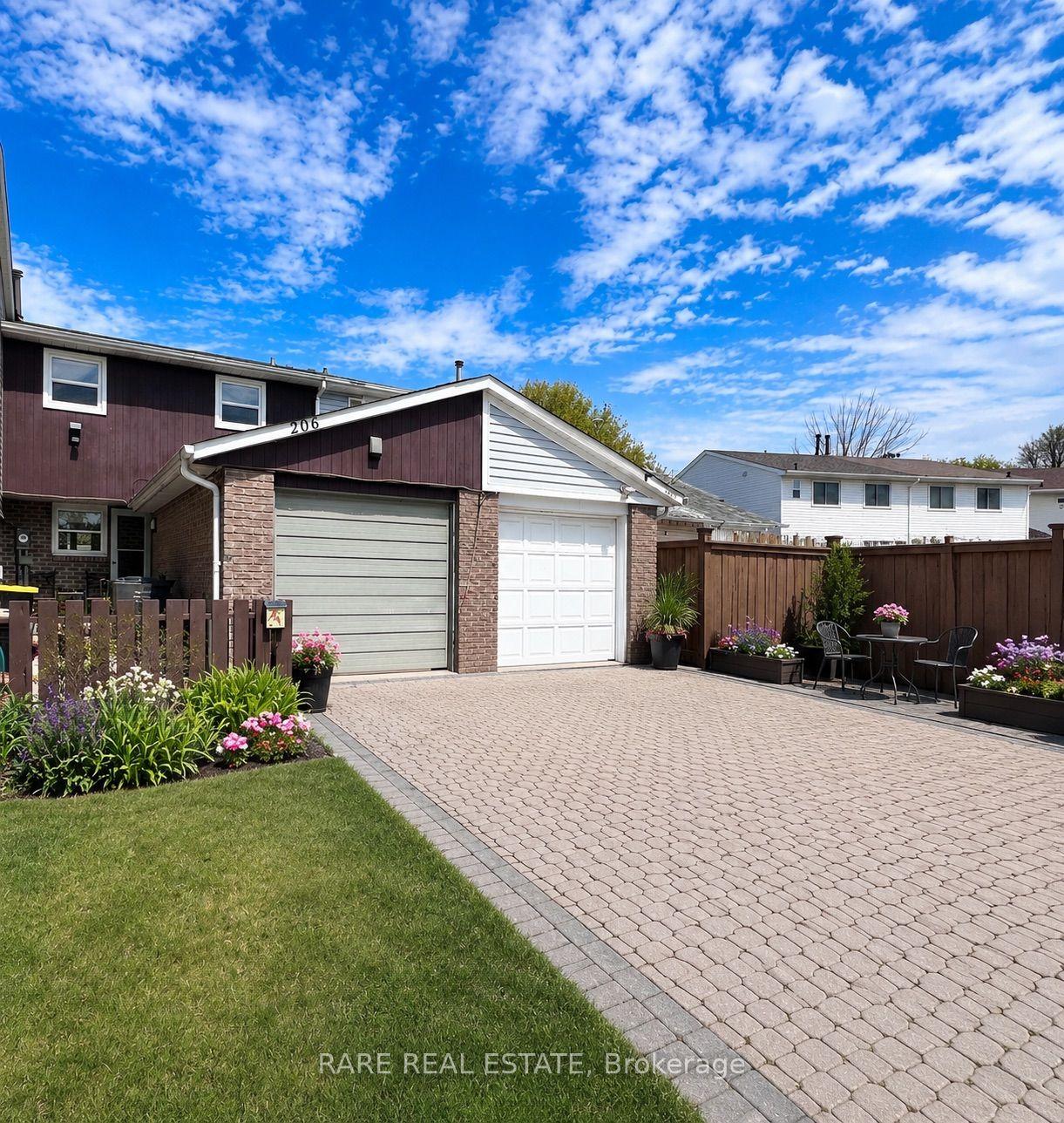 206 Royal Salisbury Way, Brampton — Townhouse for sale, photo 1