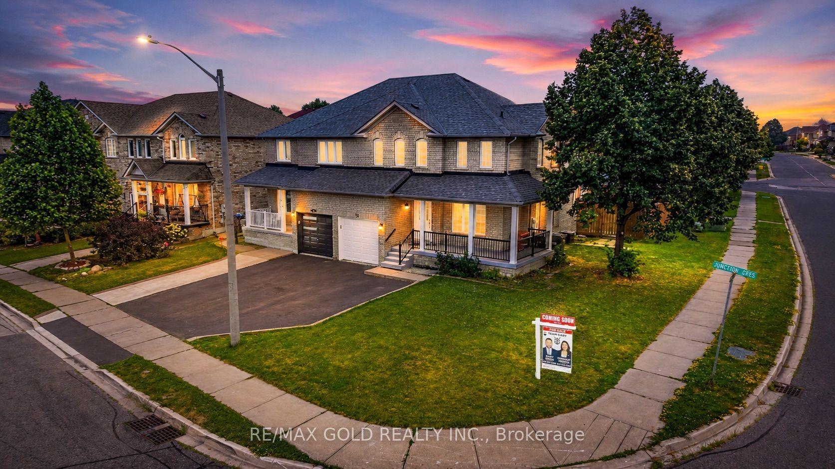 52 Junction Crescent, Brampton — Semi-Detached for sale, photo 1