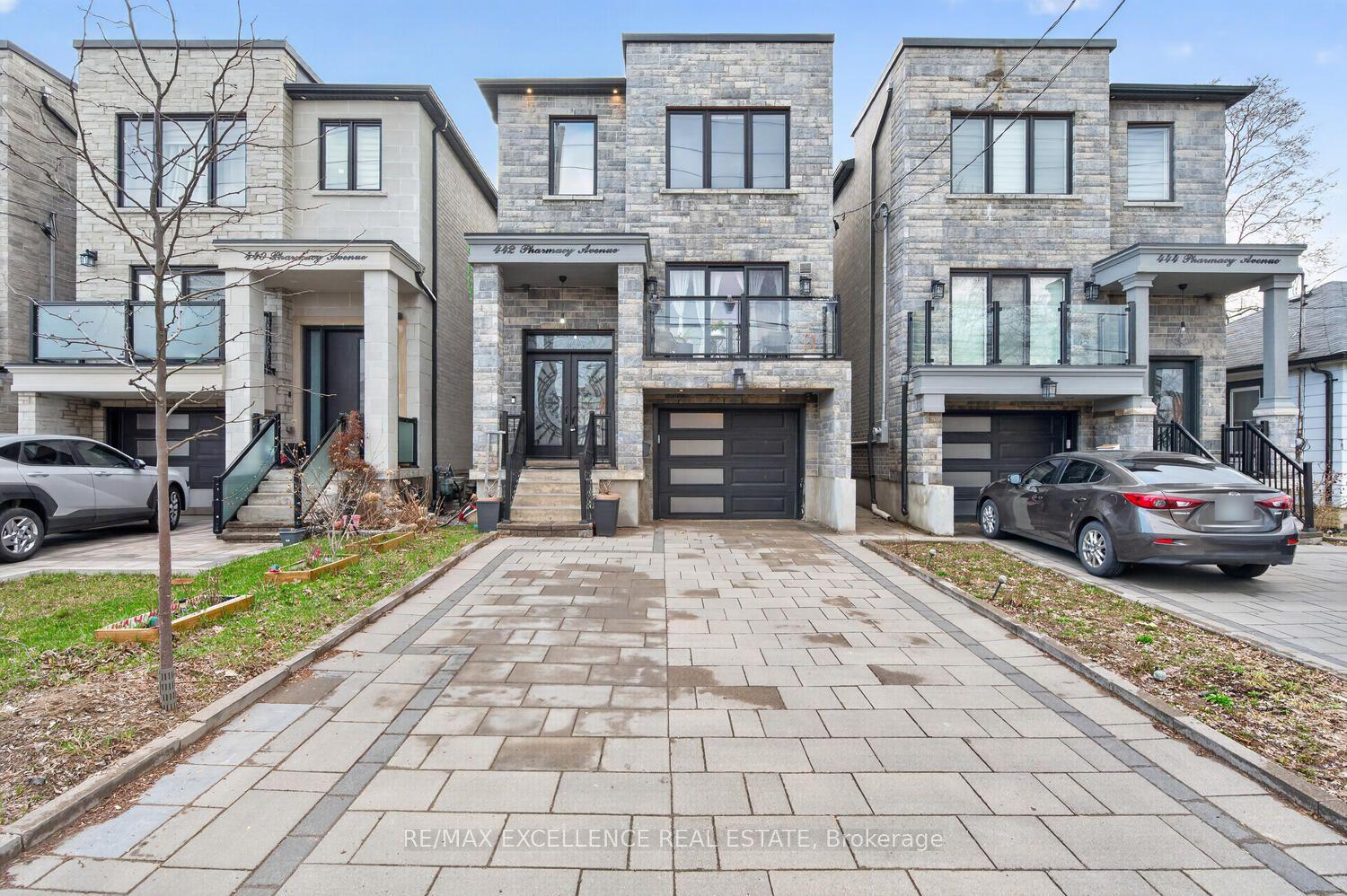 442 Pharmacy Avenue S — photo 1