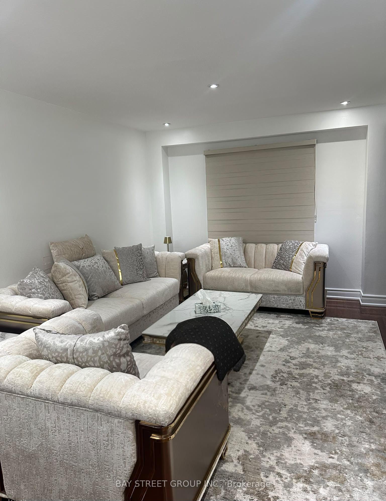 44 Knapton Avenue Main #Main, Ajax — Detached for lease, photo 1