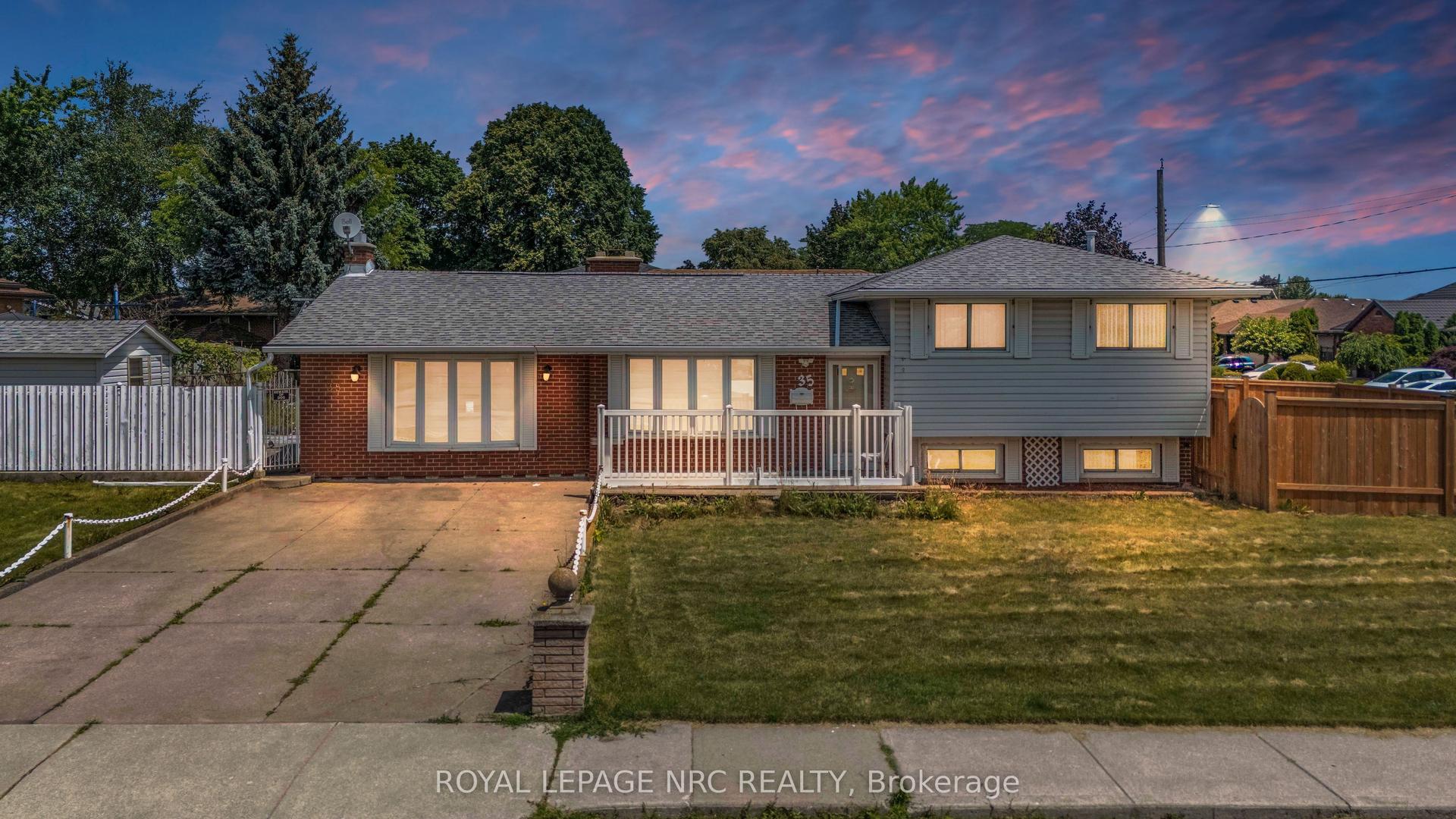 35 Eugene Street, Hamilton — Detached for sale, photo 1