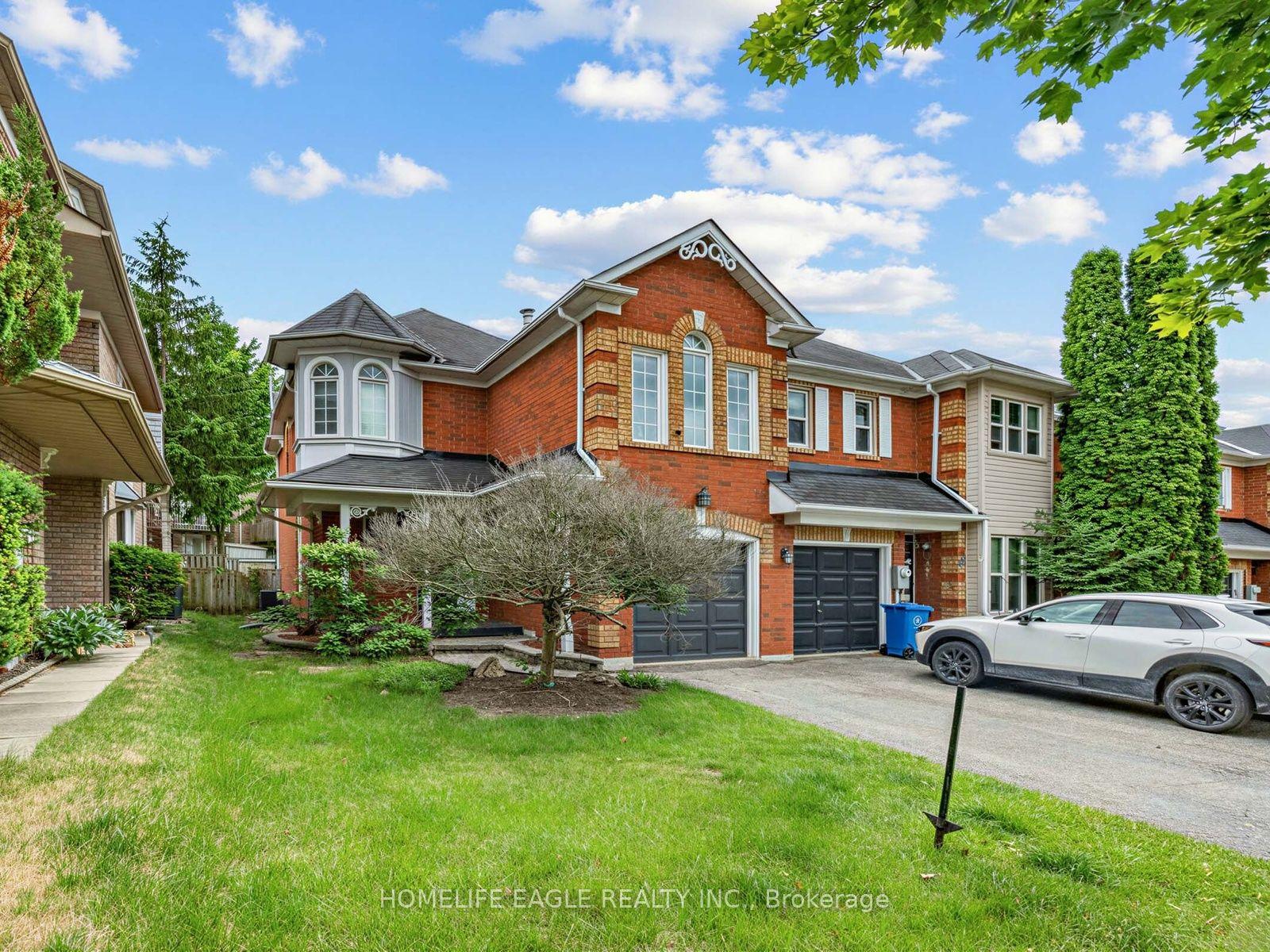 101 Downey Circle, Aurora — Townhouse for sale, photo 1