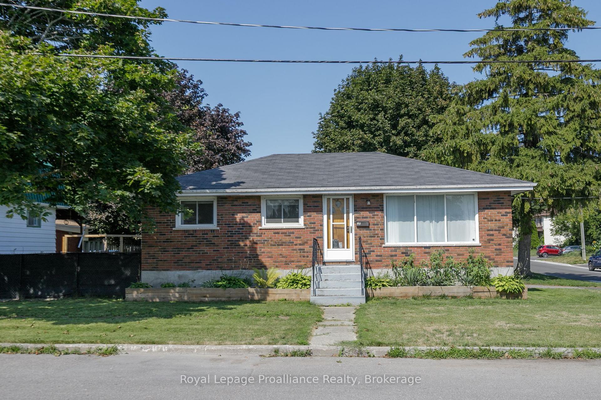 26 James Street, Quinte West — Detached for sale, photo 1