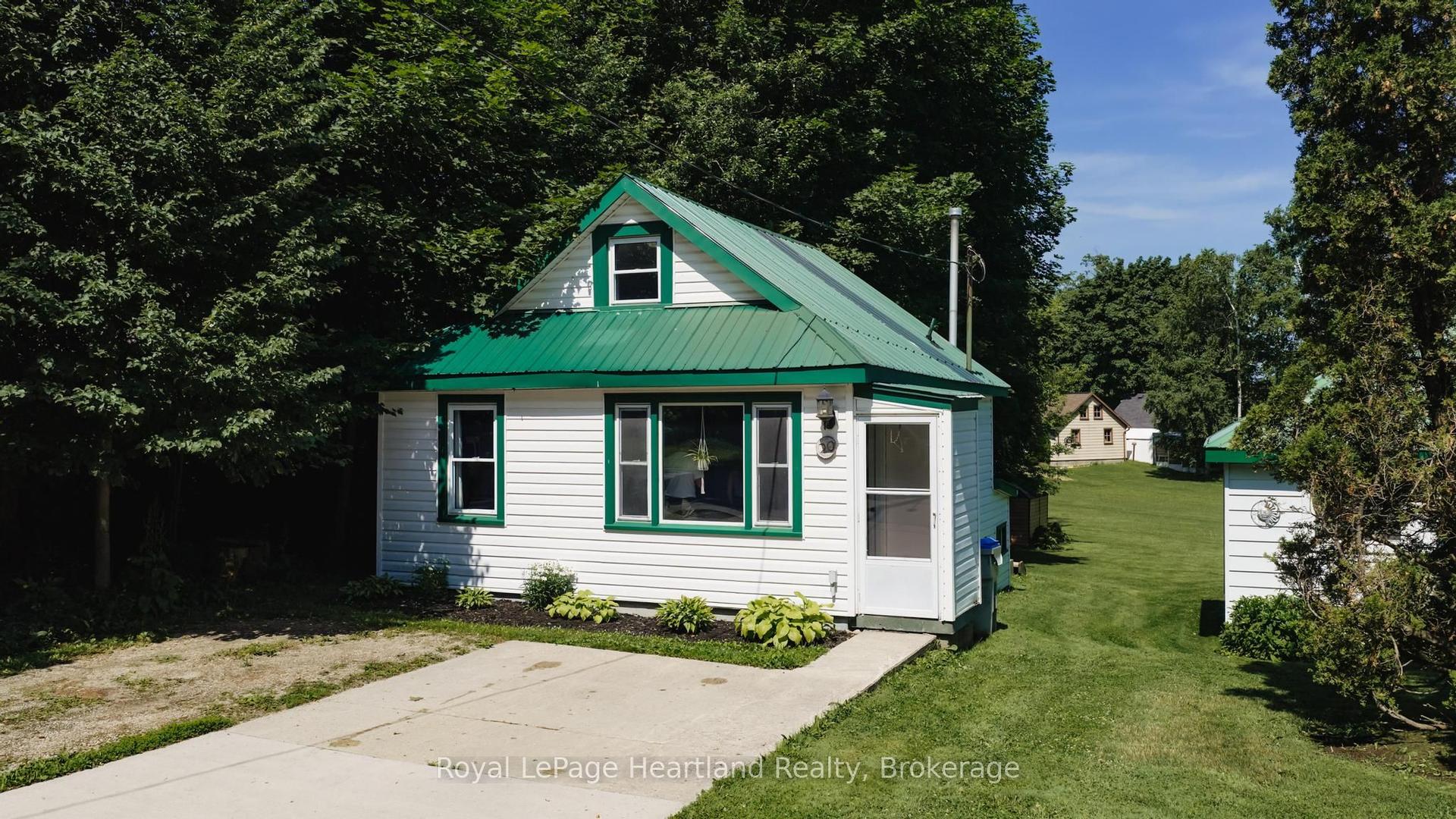 20 William Street S, Central Huron — Detached for sale, photo 1