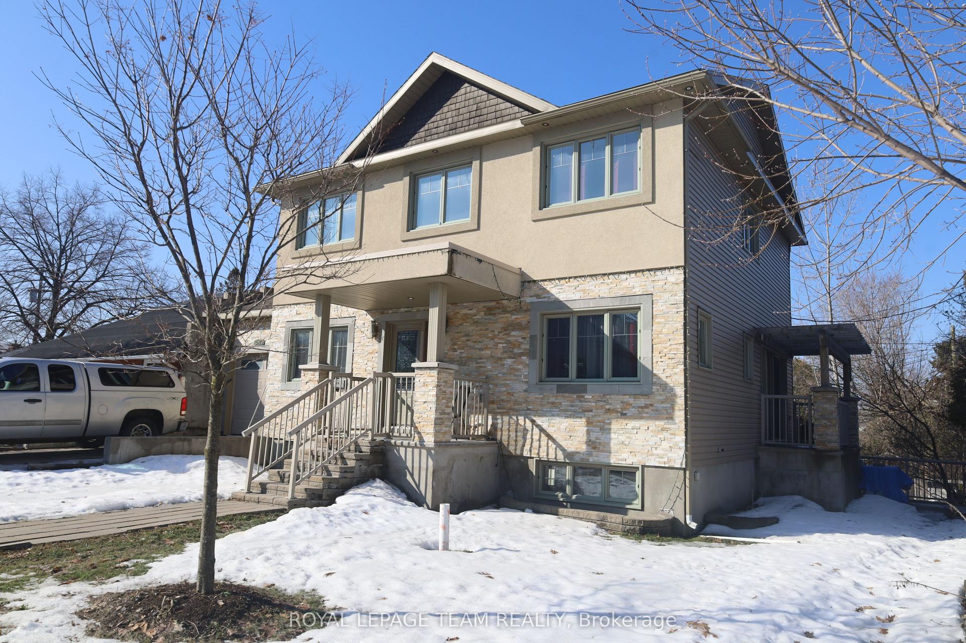 2194 Niagara Drive S — photo 1