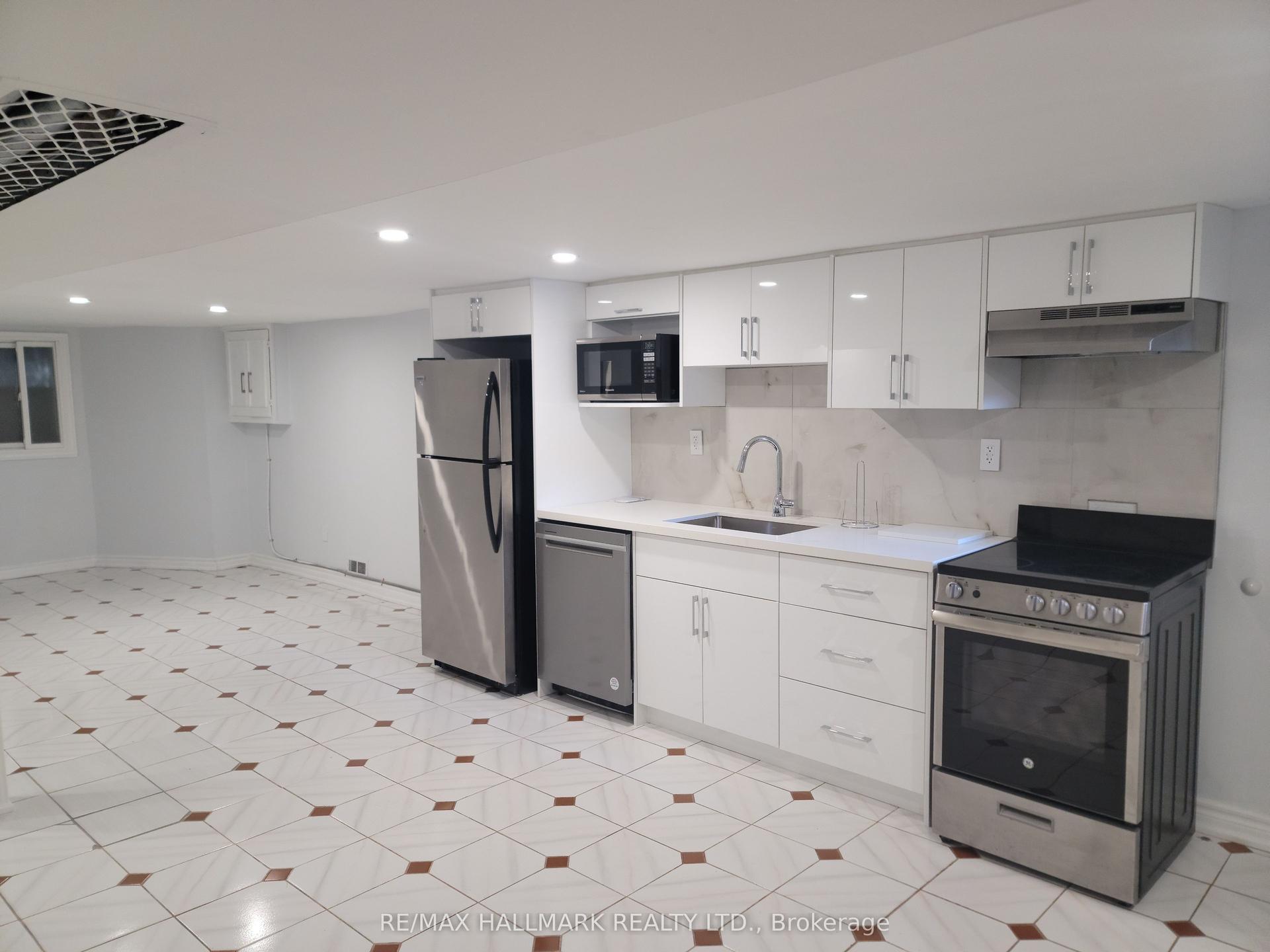 100 Montrose Avenue Main #Main — photo 1