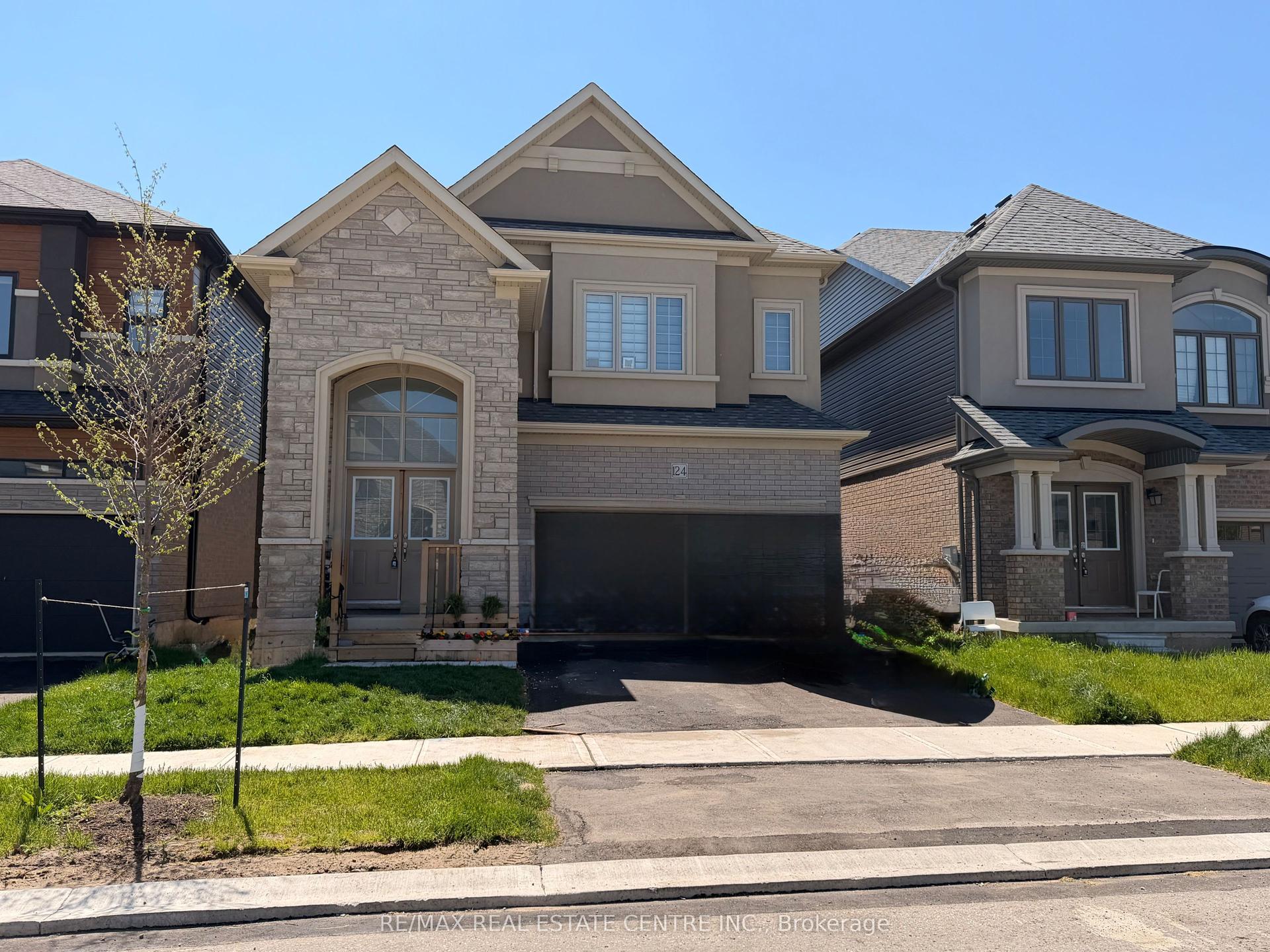 124 Hitchman Street — photo 1