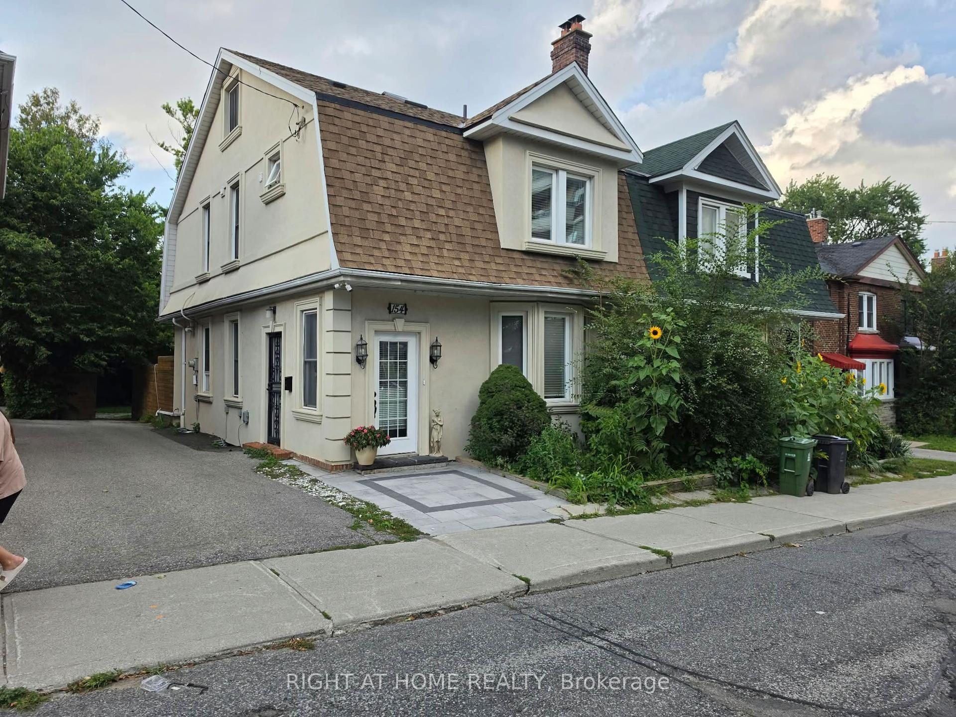 154 Davisville Avenue Main #Main, Toronto — Semi-Detached for lease, photo 1
