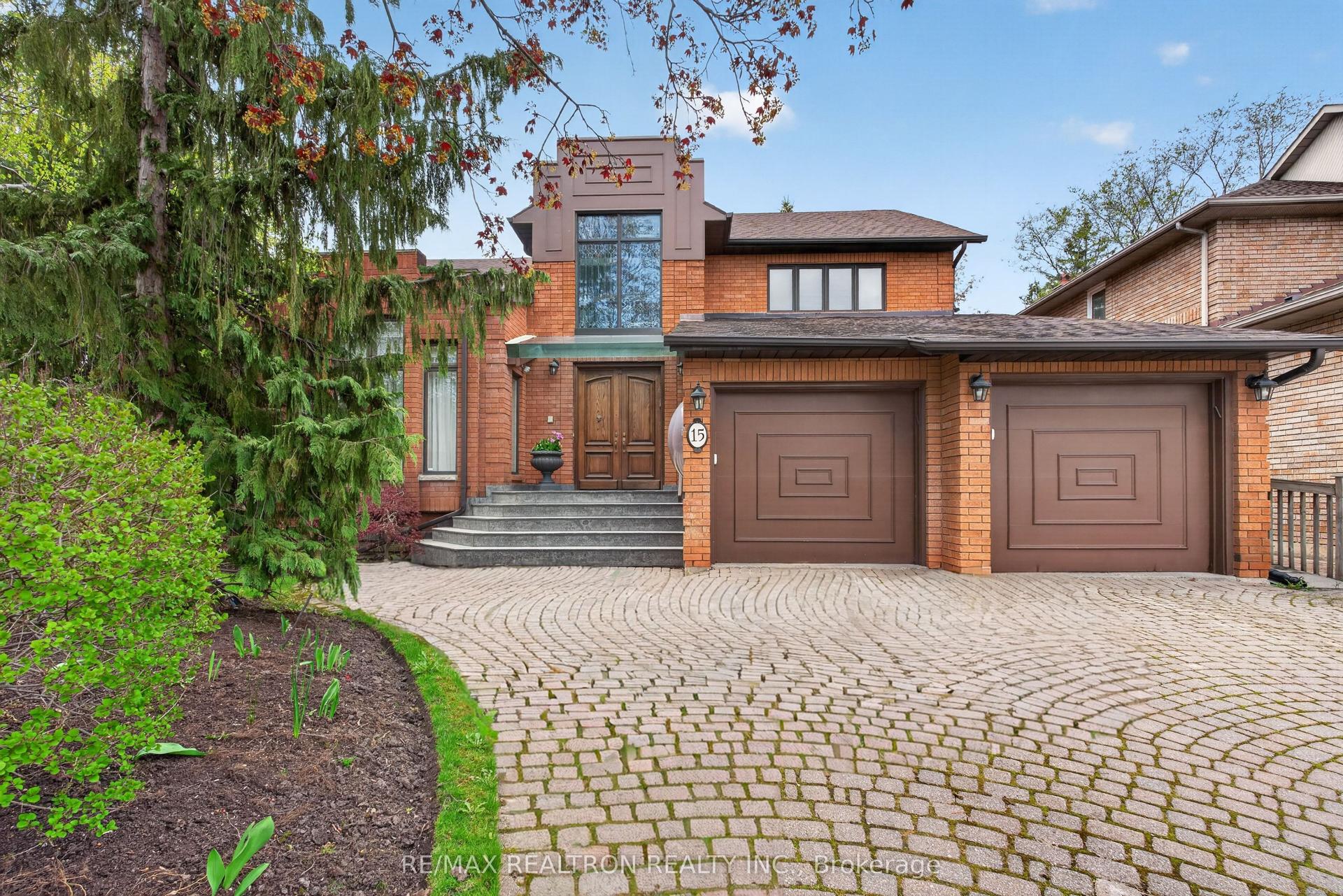 15 Sunforest Court — photo 1