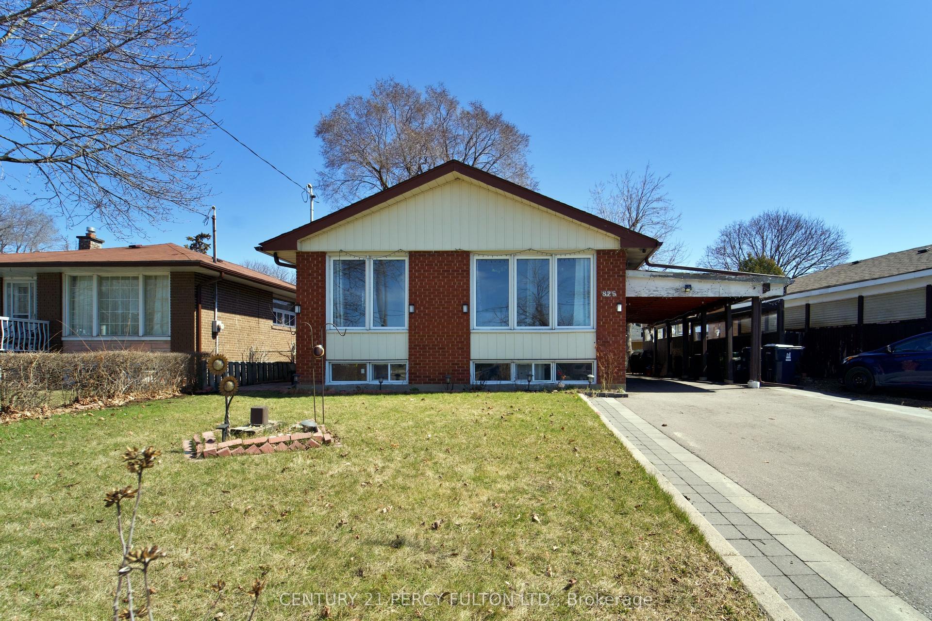 826 Brimorton Drive, Toronto — Detached for lease, photo 1