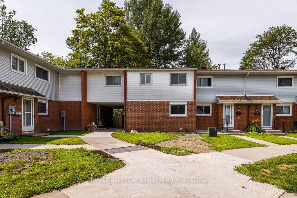 1045 Morrison Drive 98 #98, Parkway Park - Queensway Terrace S and Area — Condo Town for lease, photo 1