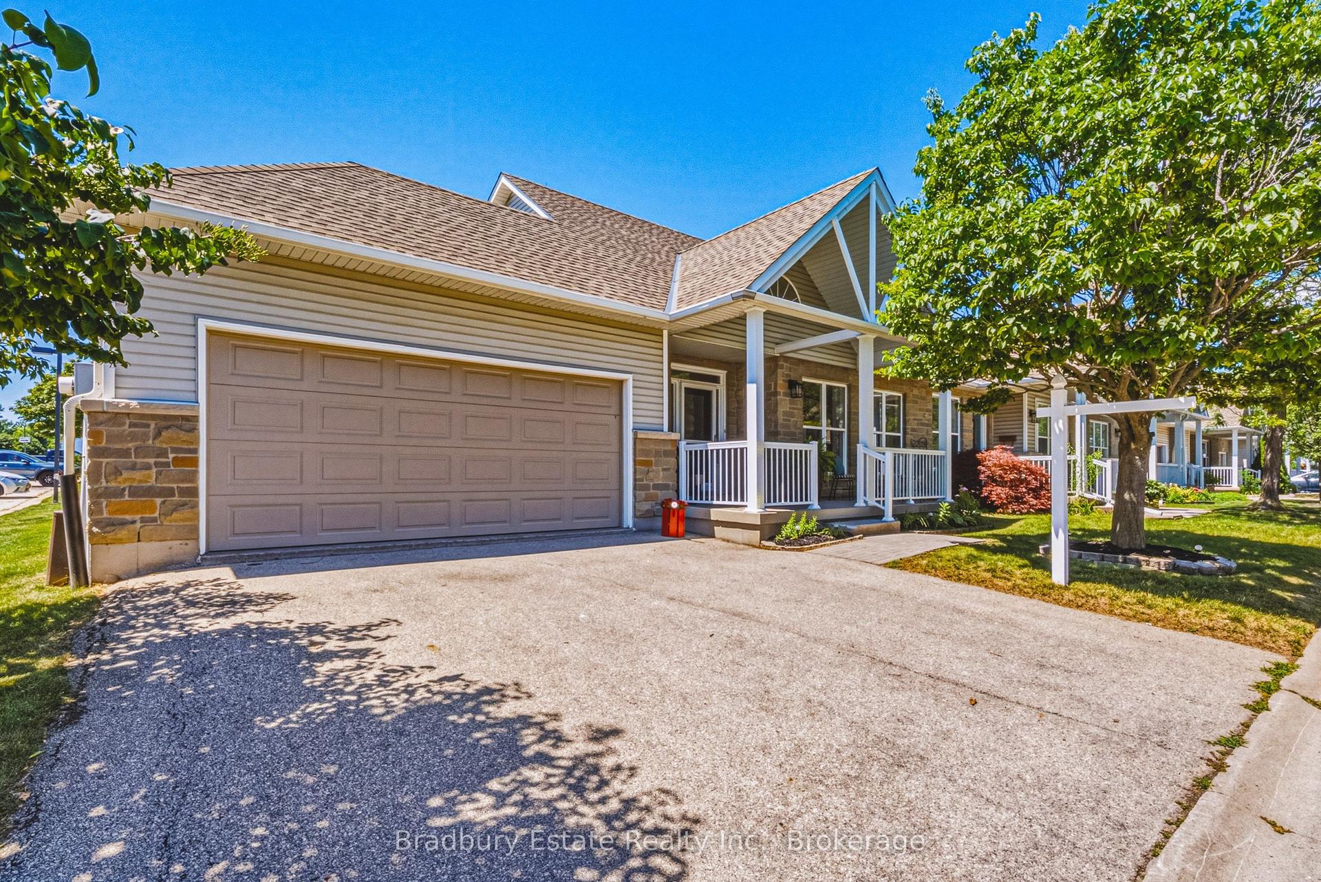 20 Kitty Murray Lane 23 #23, Hamilton — Condo Town for sale, photo 1