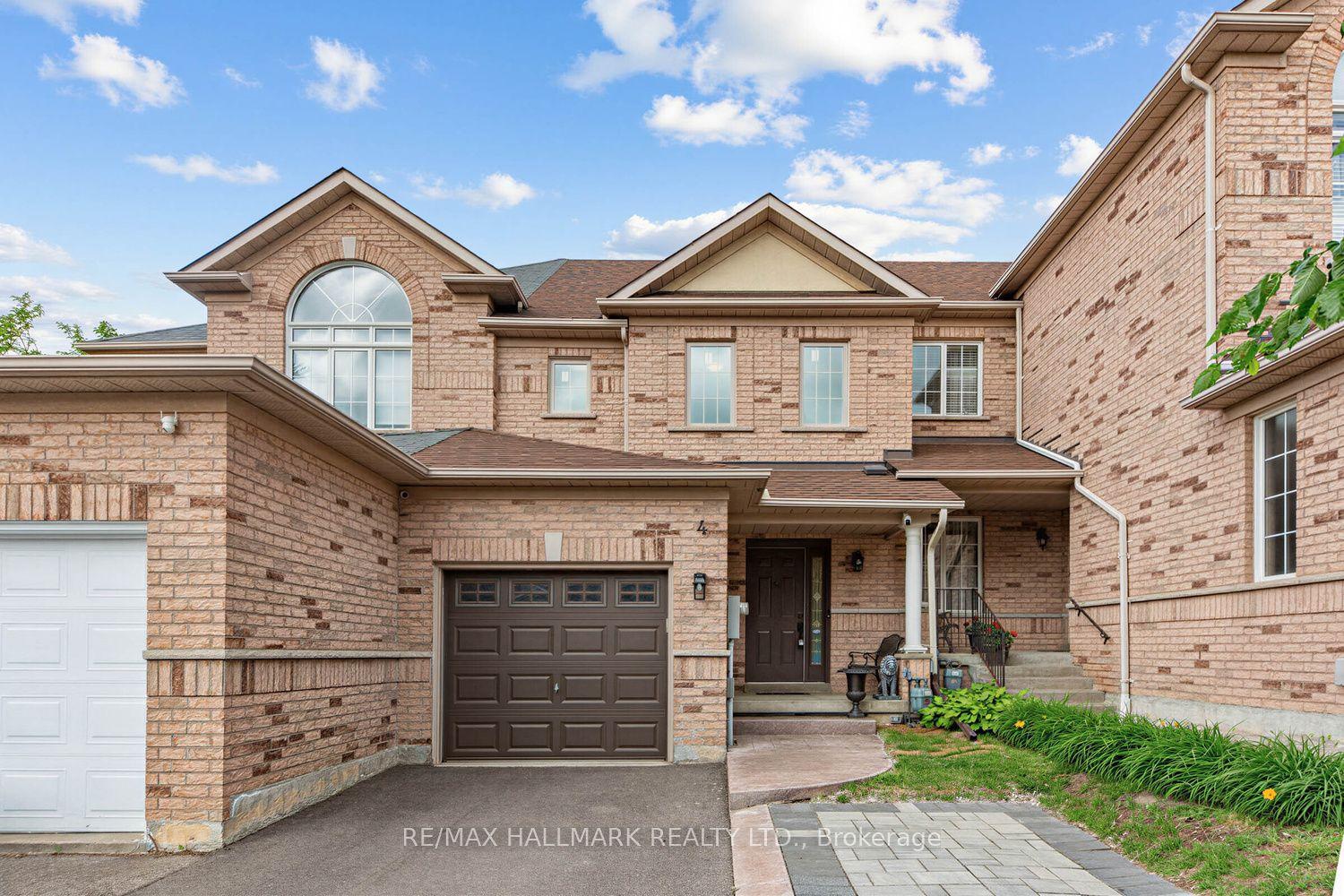4 Debonair Street — photo 1