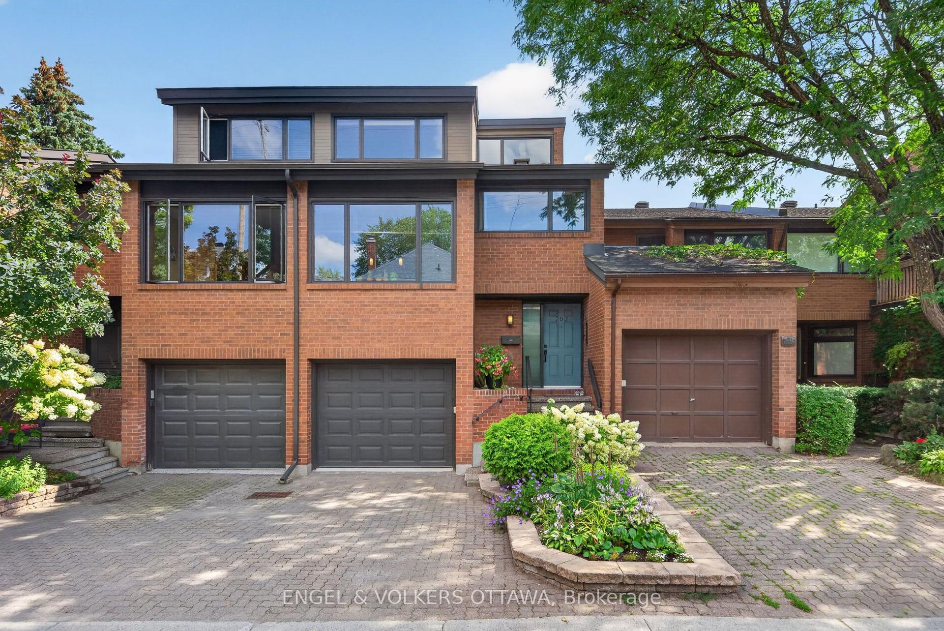 202 Holmwood Avenue, Glebe - Ottawa East and Area — Townhouse for sale, photo 1