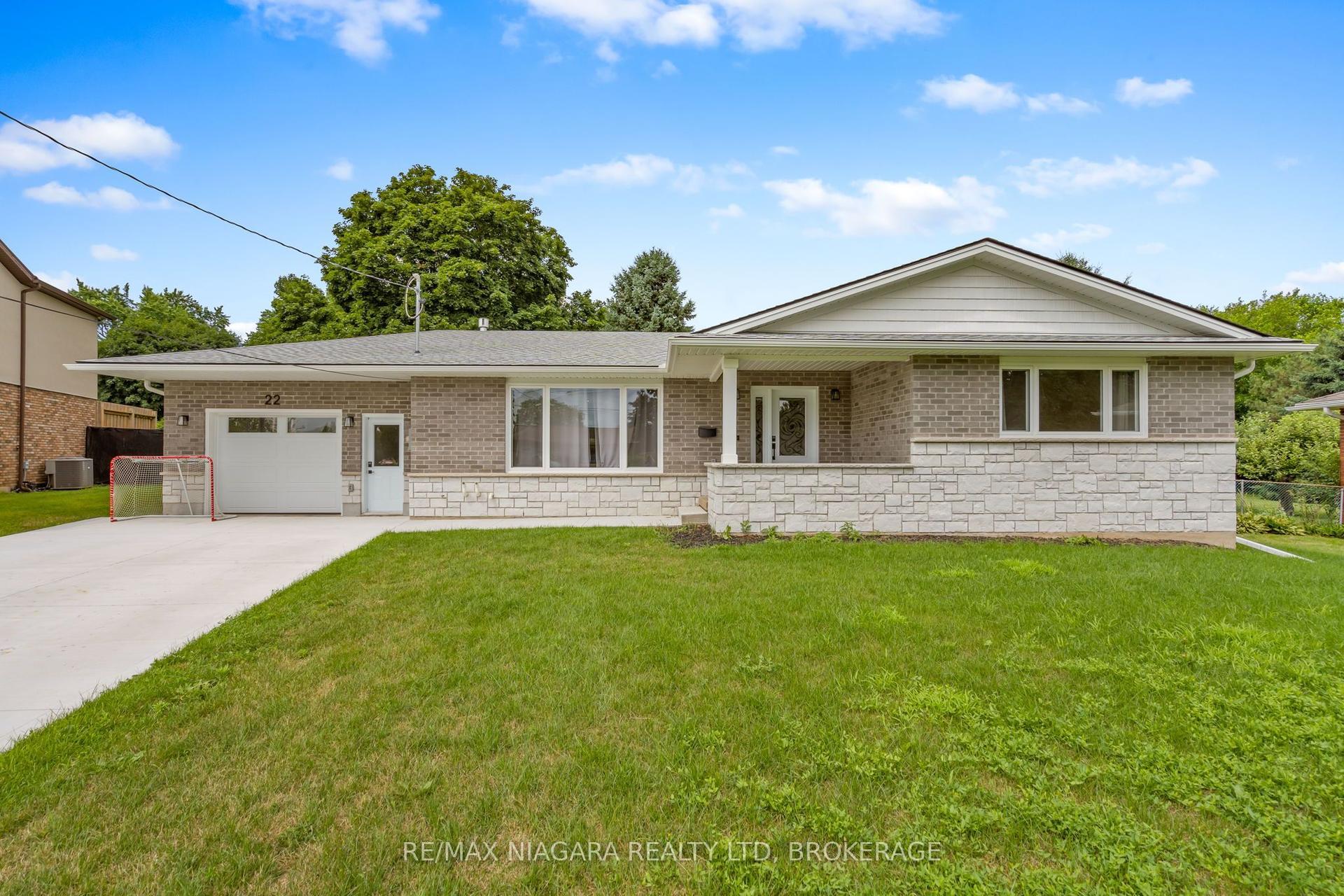 22 George Street, Grimsby — Detached for sale, photo 1