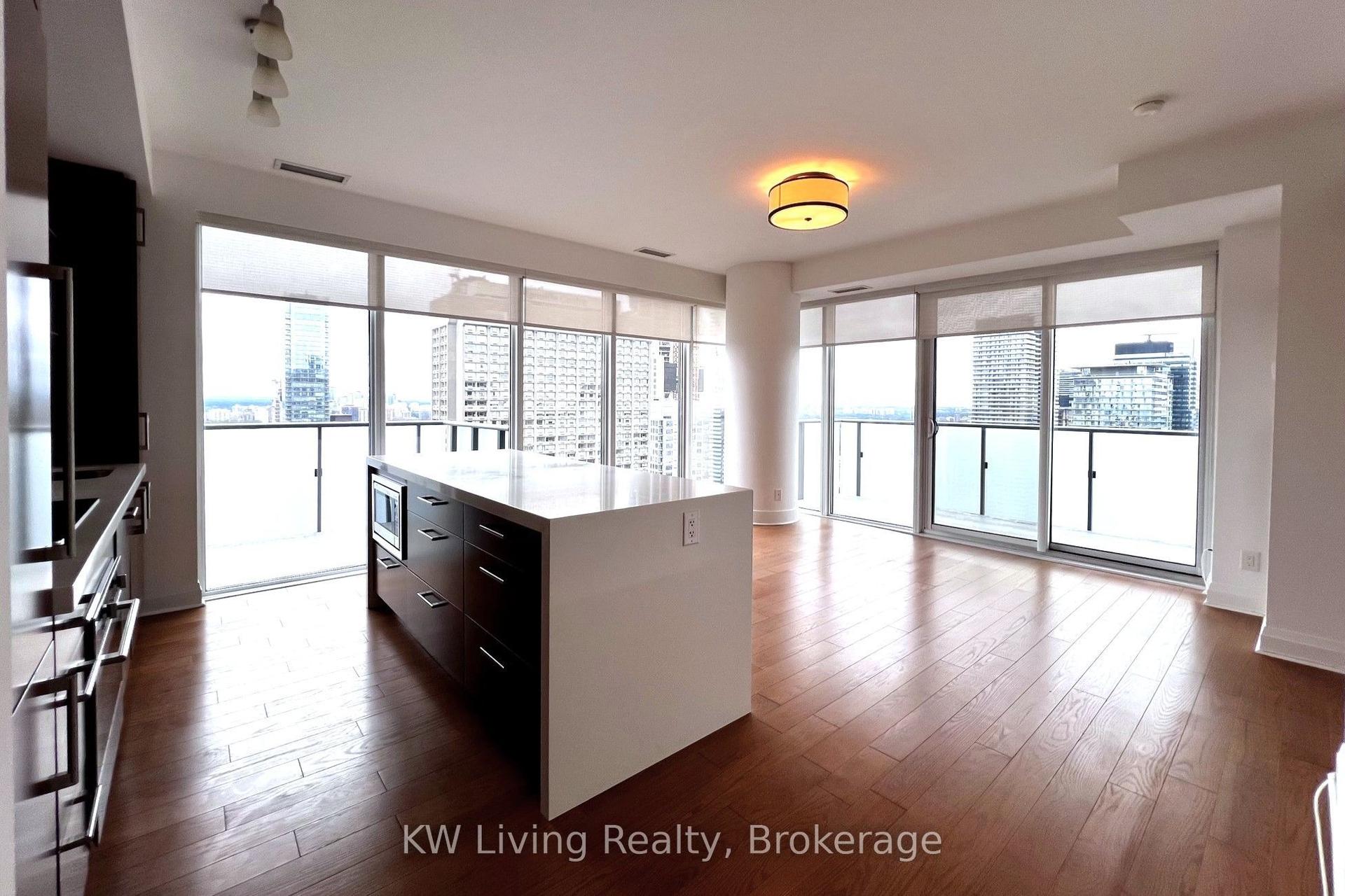 1080 Bay Street 4310 #4310, Toronto — Condo for lease, photo 1