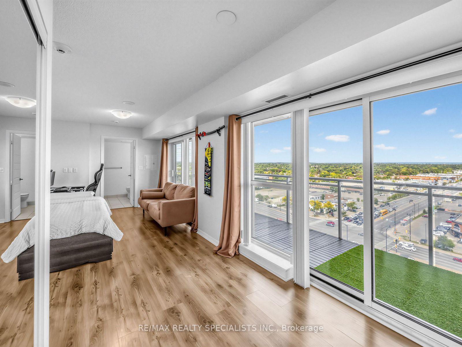 215 Queen Street E 1501 #1501, Brampton — Condo for lease, photo 1