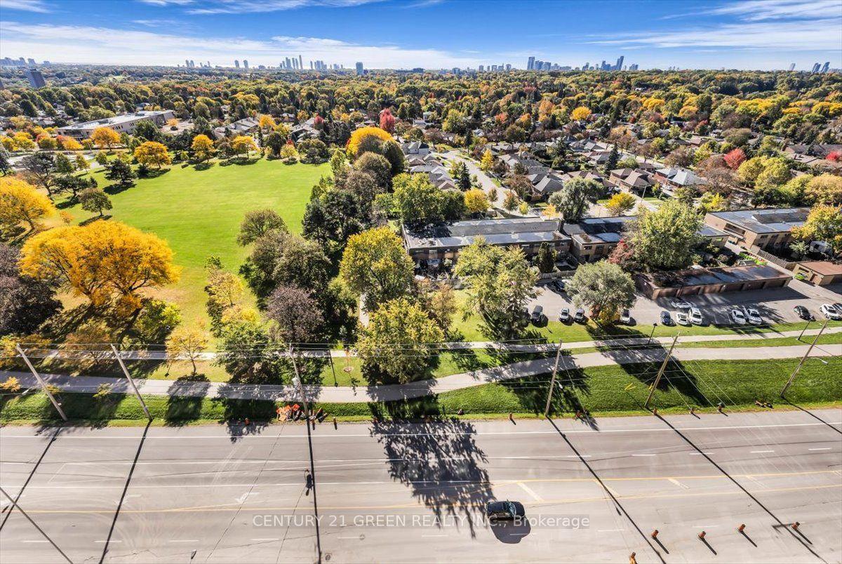 4010 Eglinton Avenue W 1514 #1514, Toronto — Condo for lease, photo 1